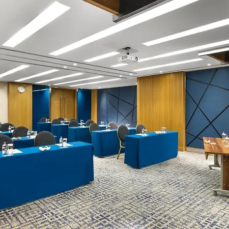 Crowne Plaza Florya Istanbul, An Ihg 5*