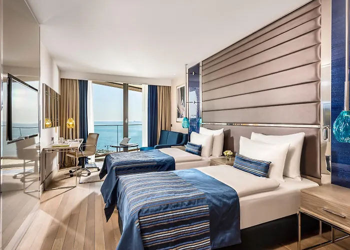 Crowne Plaza Florya By Ihg 5*