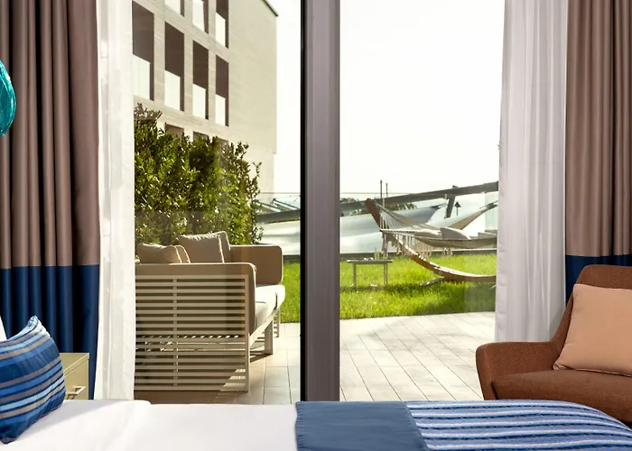 Crowne Plaza Florya By Ihg 5*