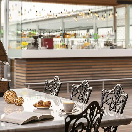 Crowne Plaza Florya Istanbul, An Ihg